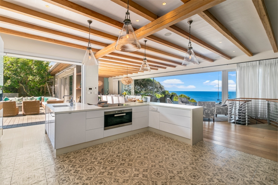 9 Bedroom Property for Sale in Beachy Head Western Cape